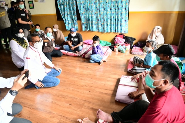 Pulangkan Ratusan Pengungsi Korban Gempa Sulbar ke Jawa, Pemprov Sulsel Tanggung Semua Biayanya